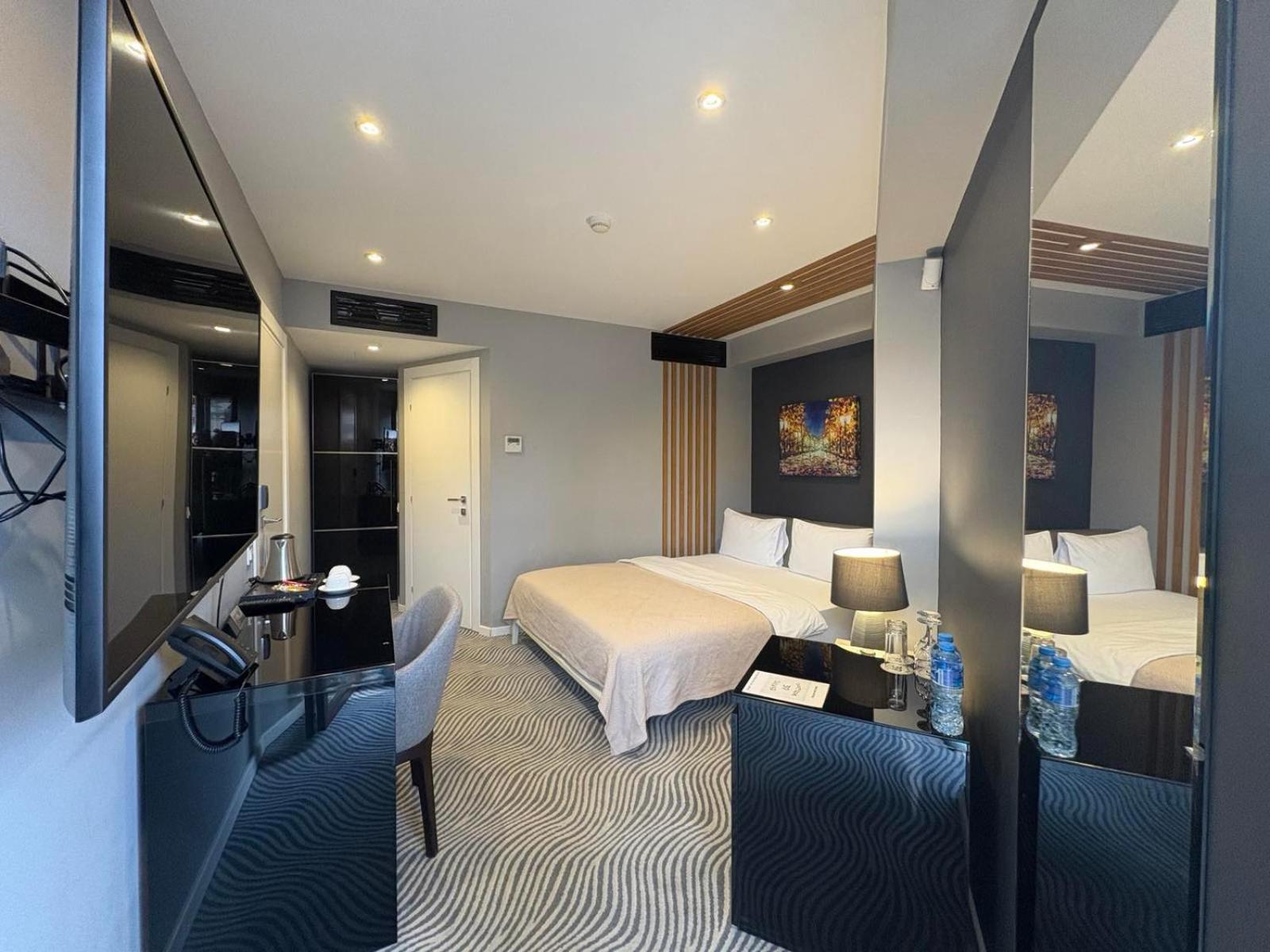 Hotel Silver 39 Corner 4*